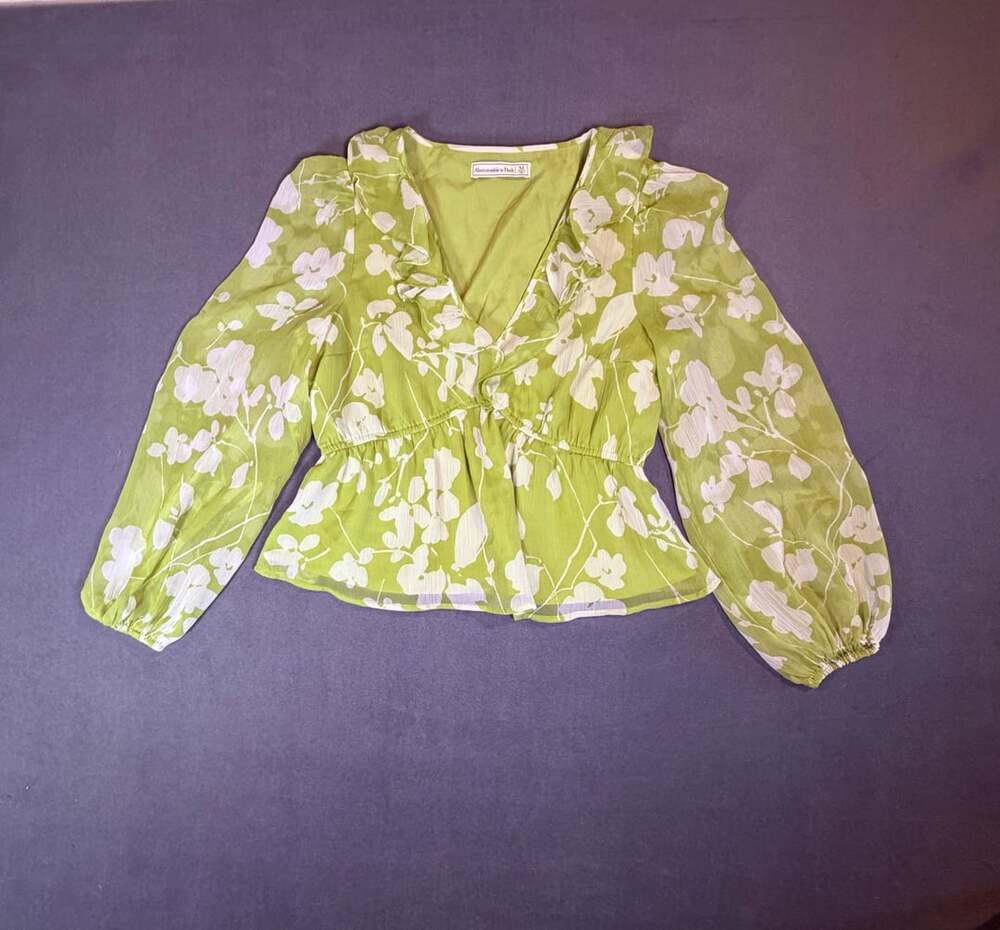 Abercrombie & Fitch Blouse Size M Green Floral Long Sleeve Ruffle
